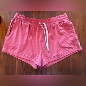 Vuori Halo Performance Shorts - Coral Color - Size Large